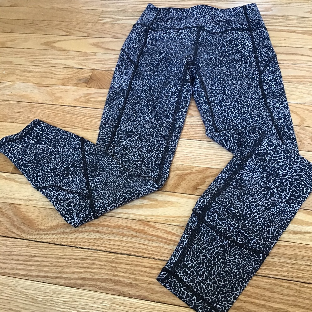 Lululemon Leggings Black/white, Size 4